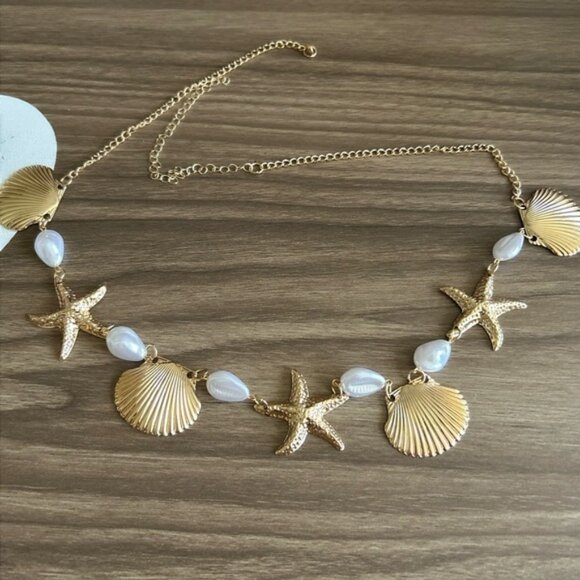 Gold and White Necklace Q429 - Picture 3 of 5